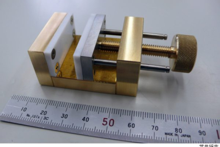 Mini Vice for Sample Clamping