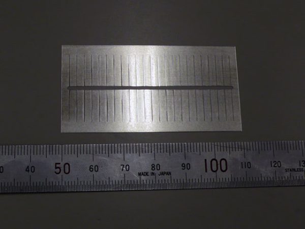Multi-slit metal mask Slit width: 100μm 