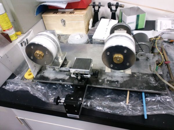  Wire-type Crystal Cutting Device 