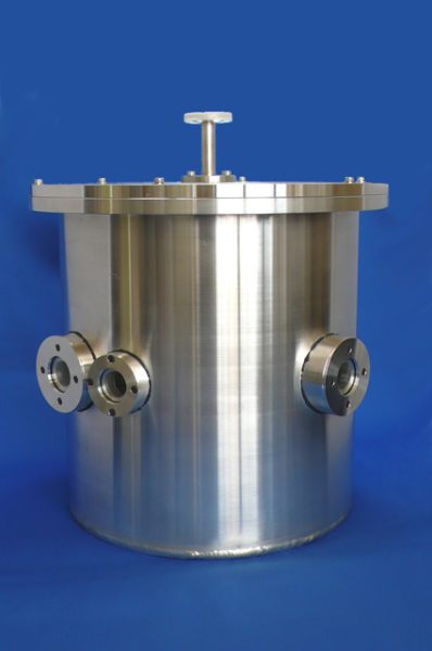 Aluminum-made Vacuum Chamber with Window for Cryogenic Optical Cryostat 
