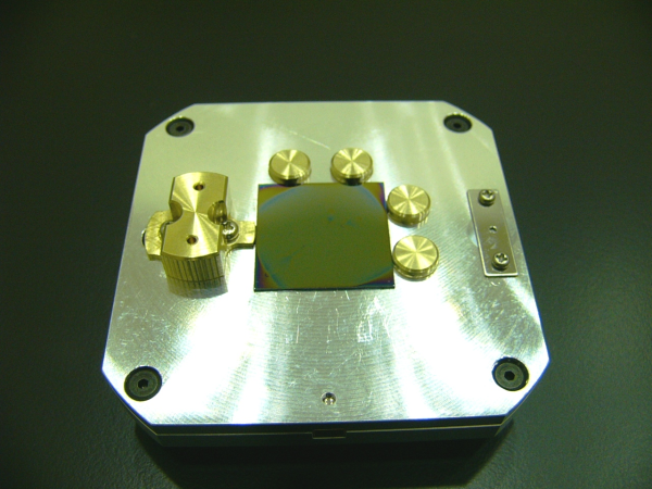 電子線描画・電子顕微鏡観察兼用 試料ホルダ